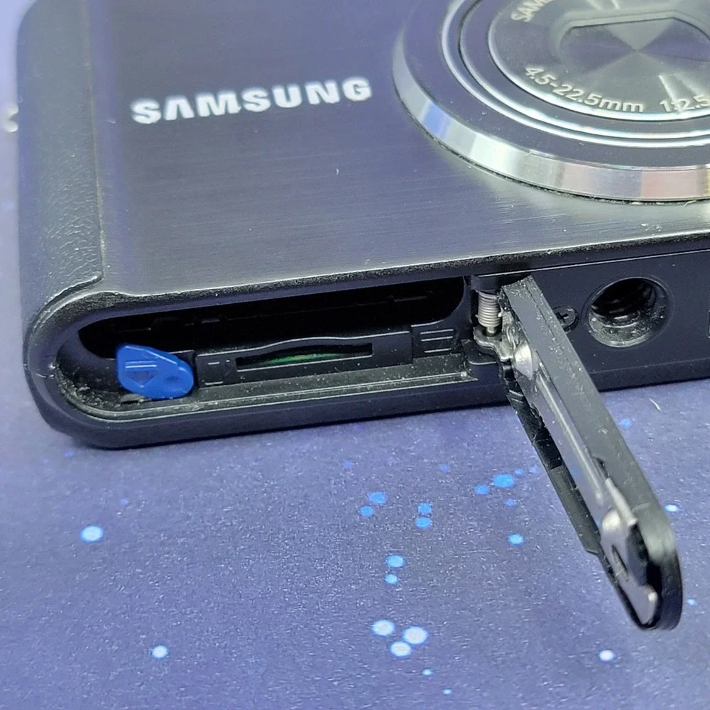 Samsung ST Series ST76 16.1MP 5x Optical Zoom Digital Camera For Parts/Repair